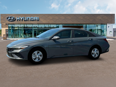 2025 Hyundai ELANTRA SE