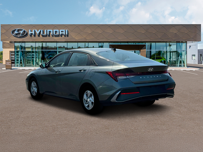 2025 Hyundai ELANTRA SE