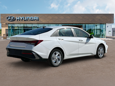 2025 Hyundai ELANTRA SE