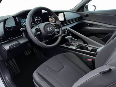 2025 Hyundai ELANTRA HEV SEL Sport
