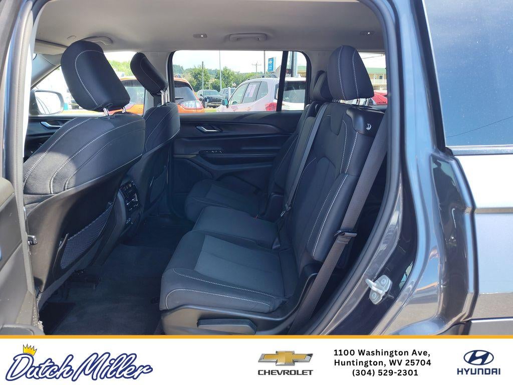 2023 Jeep Grand Cherokee L Laredo