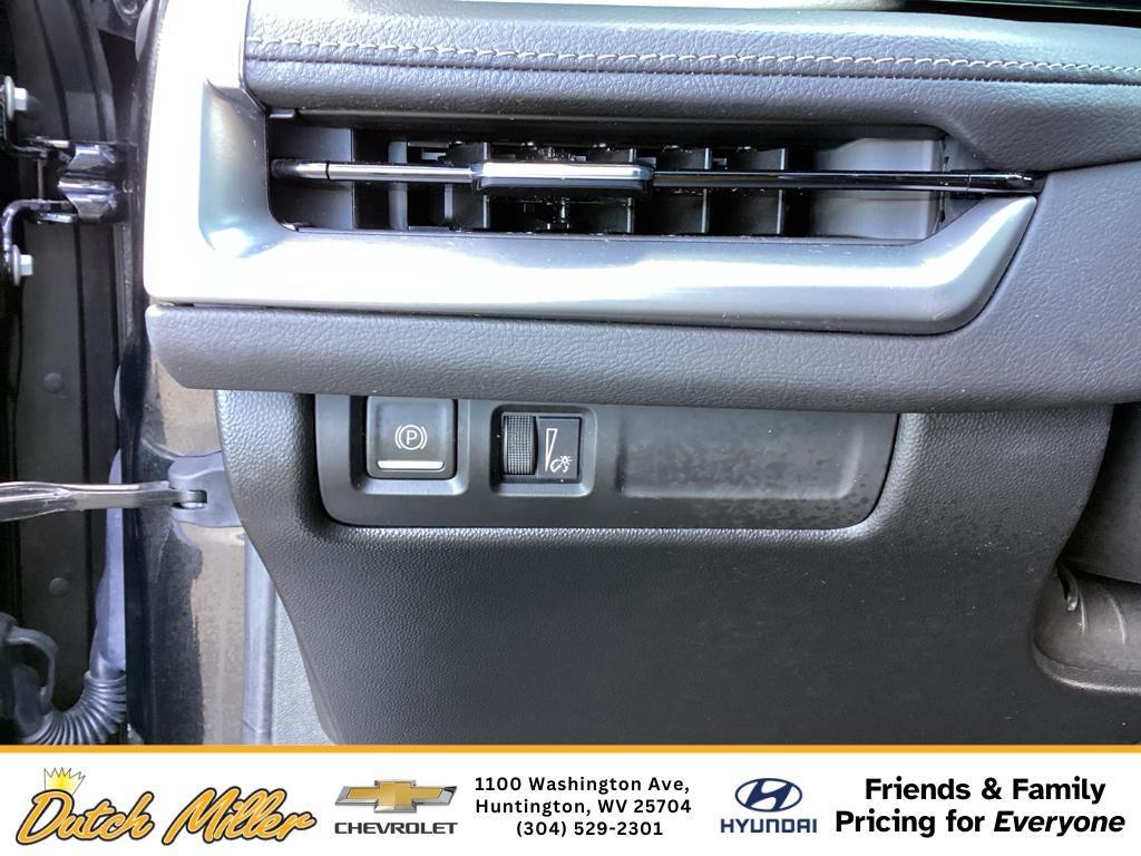 2024 Cadillac XT4 AWD Premium Luxury