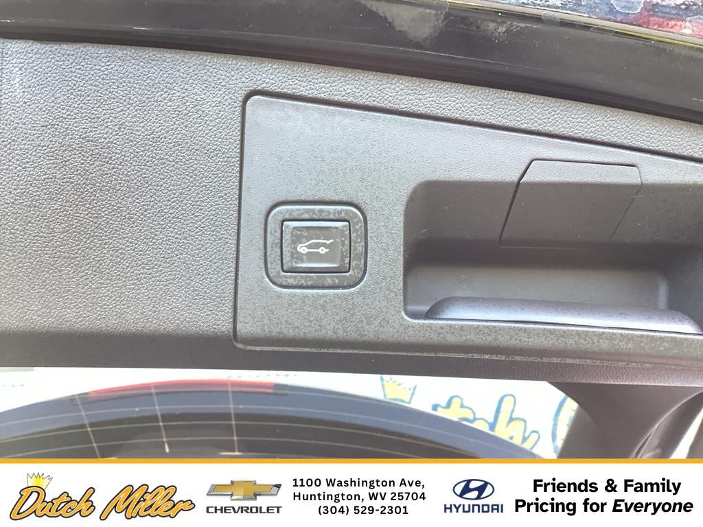 2024 Cadillac XT4 AWD Premium Luxury