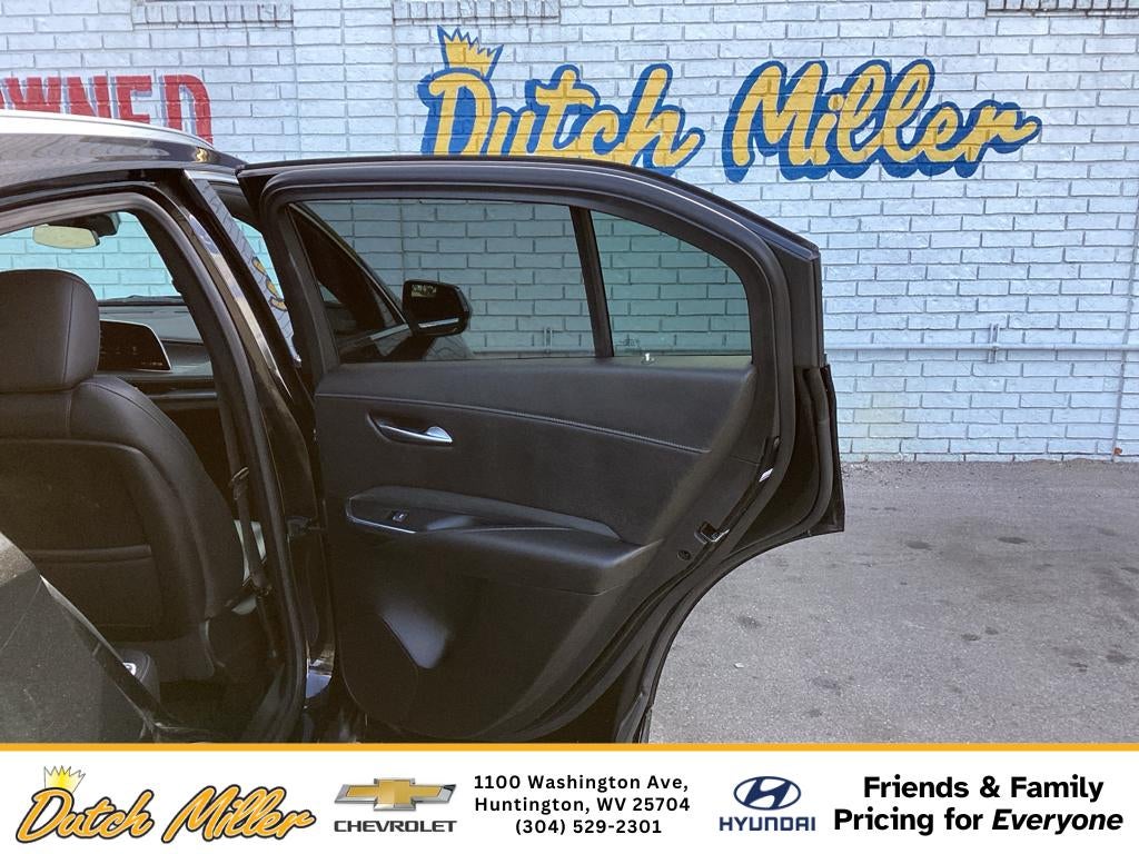 2024 Cadillac XT4 AWD Premium Luxury