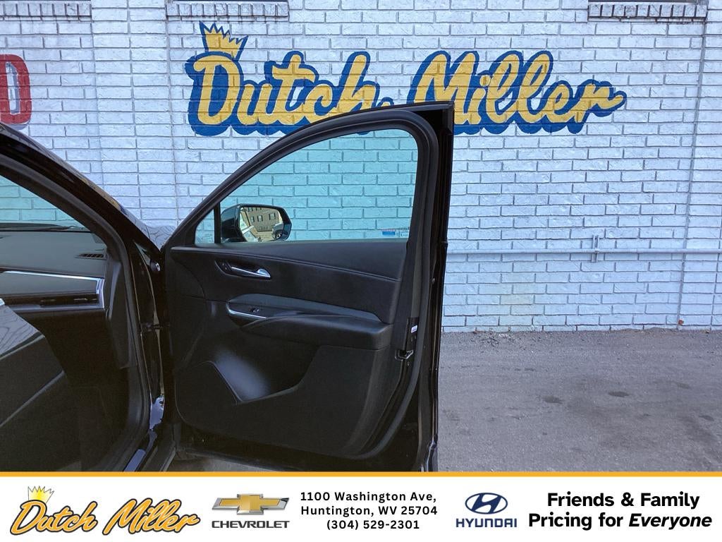 2024 Cadillac XT4 AWD Premium Luxury