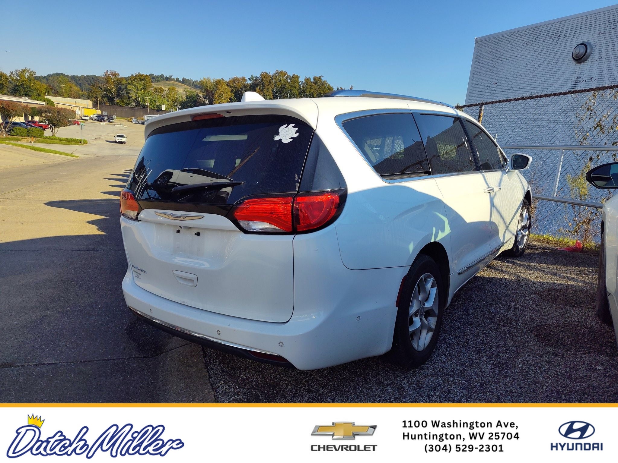 2017 Chrysler Pacifica Touring-L Plus