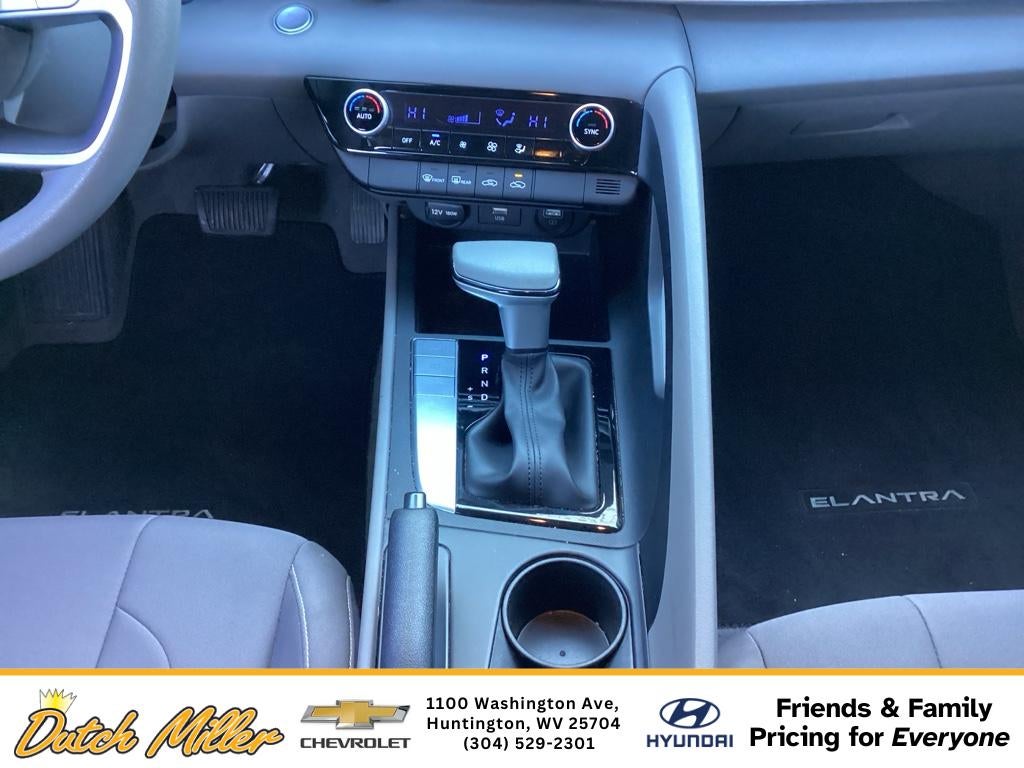 2022 Hyundai ELANTRA SEL