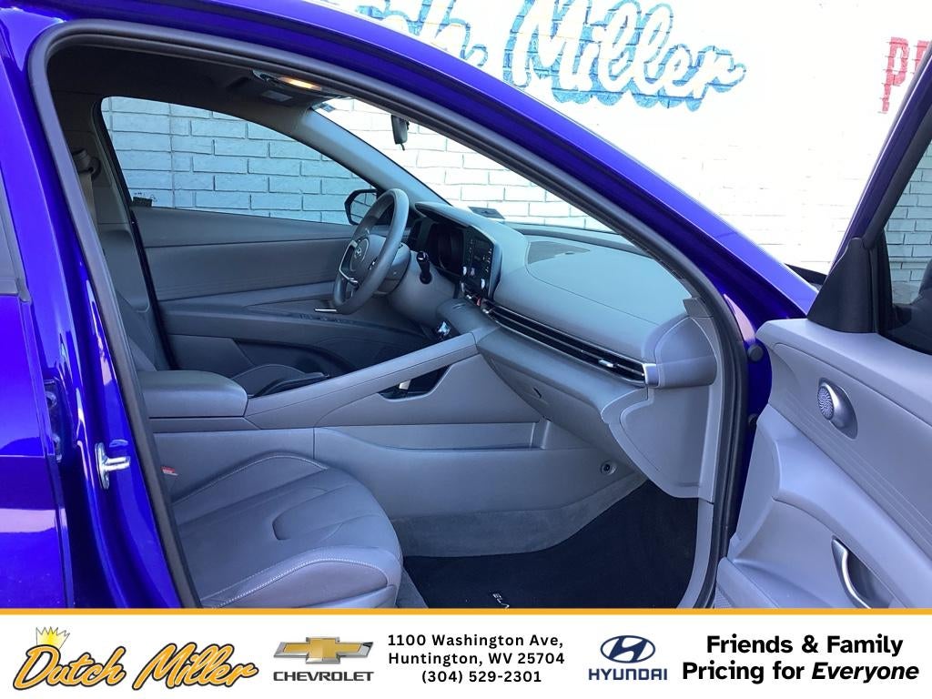 2022 Hyundai ELANTRA SEL