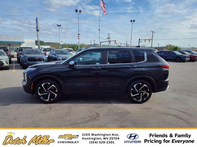 2023 Mitsubishi Outlander SE