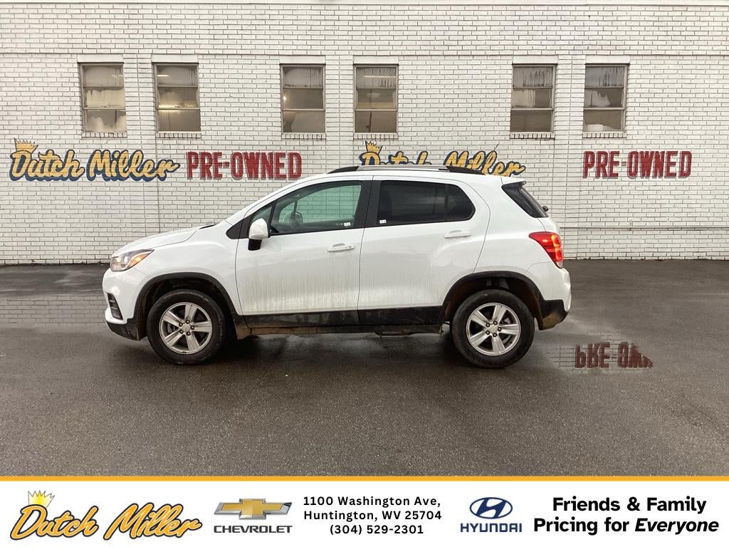 Used 2022 Chevrolet Trax LT with VIN KL7CJPSMXNB569451 for sale in Huntington, WV