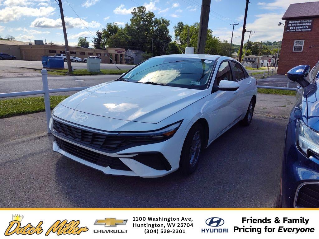 2024 Hyundai Elantra SE