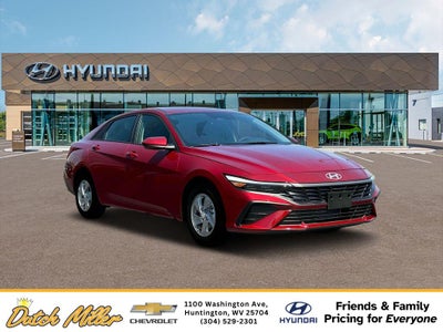 2025 Hyundai ELANTRA SE
