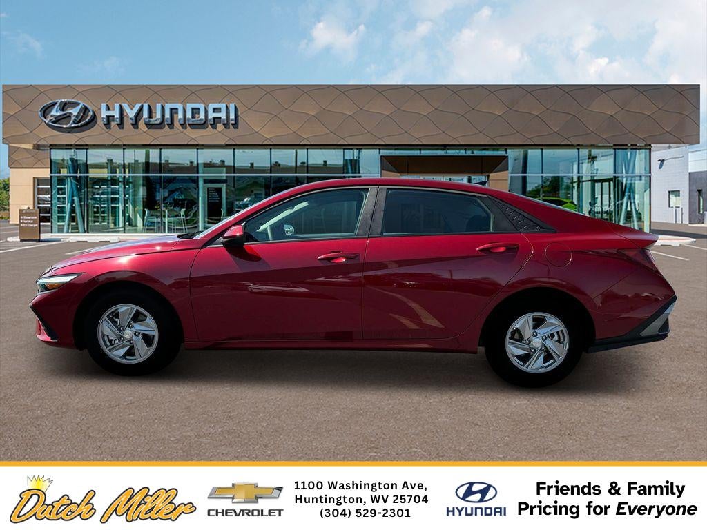 2025 Hyundai ELANTRA SE