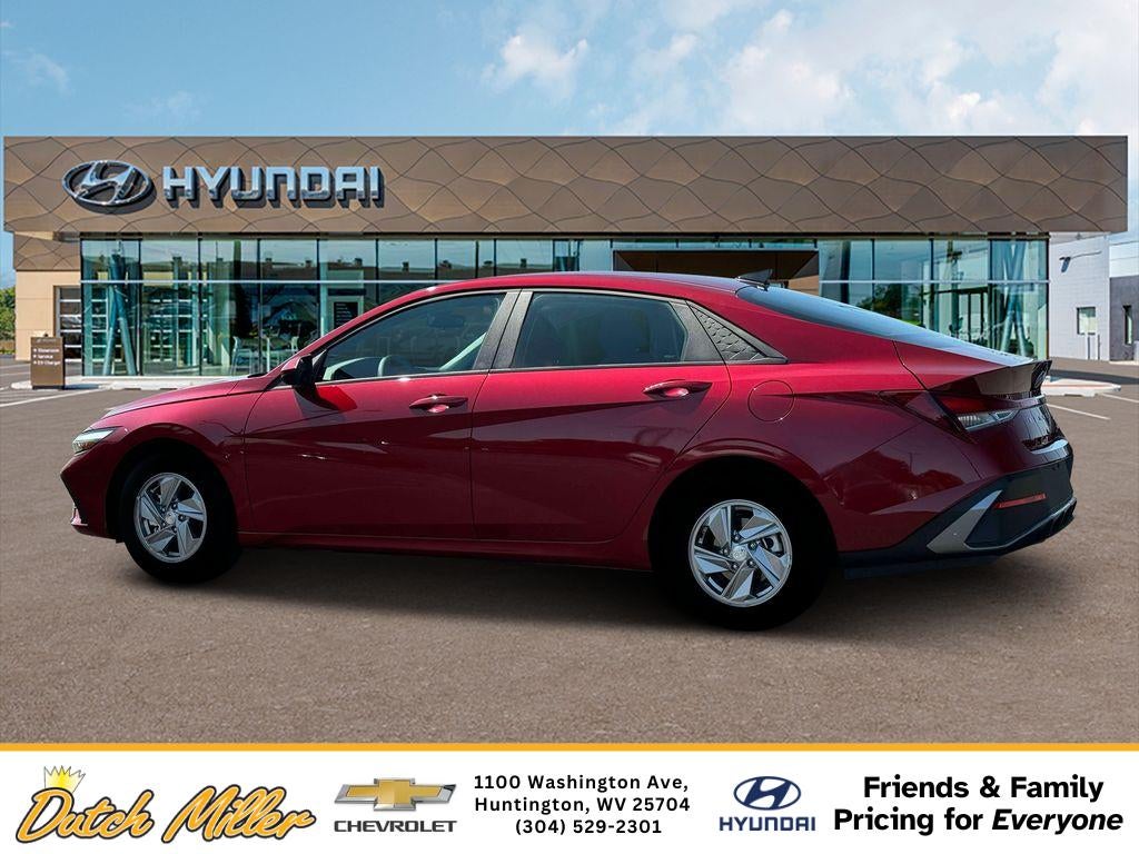 2025 Hyundai ELANTRA SE