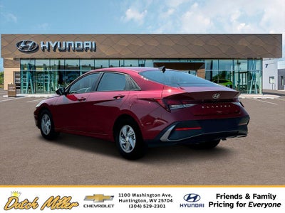 2025 Hyundai ELANTRA SE