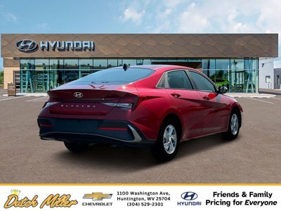 2025 Hyundai ELANTRA SE