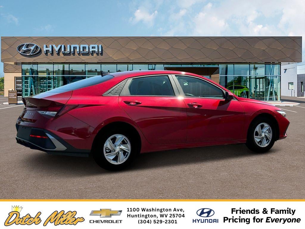 2025 Hyundai ELANTRA SE