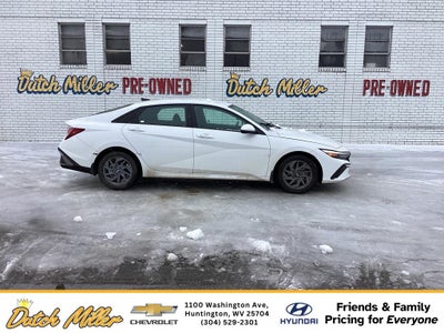 2024 Hyundai ELANTRA SEL