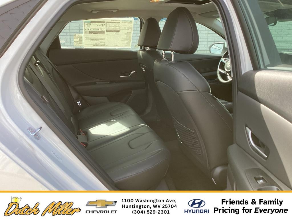 2025 Hyundai ELANTRA Limited