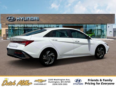 2025 Hyundai ELANTRA Limited